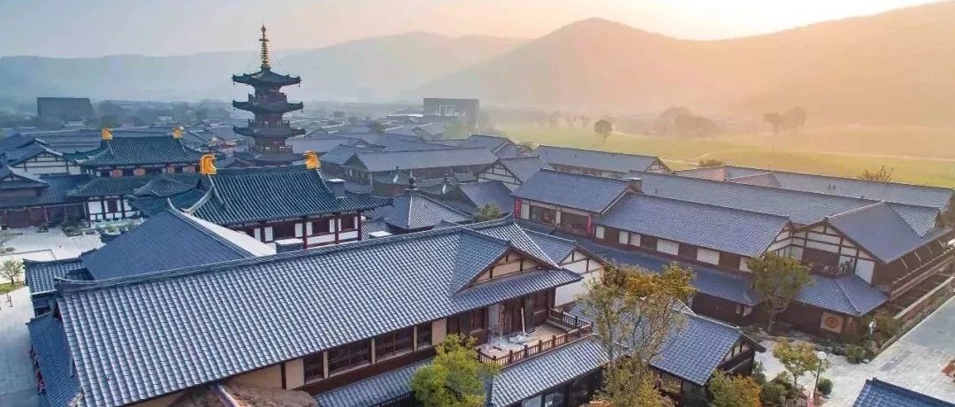 一年收入6个亿？！旅游小镇那么火，这些你必须懂