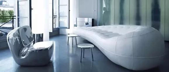 “老佛爷”去世：我才不在乎给世界留下什么