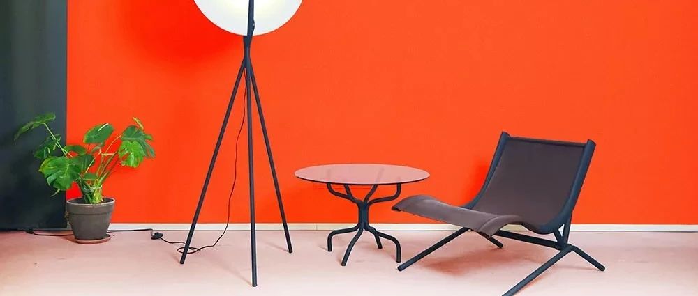 共享单车堆积如“坟场”，摩拜表示不如做成家具，100%回收再利用