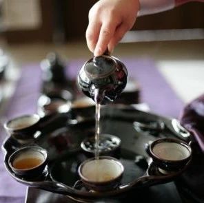 茶席布置：在烦扰的生活中品一缕茶香