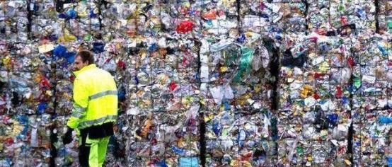 还在为垃圾分类发愁？这个国家却要在全世界进口垃圾！