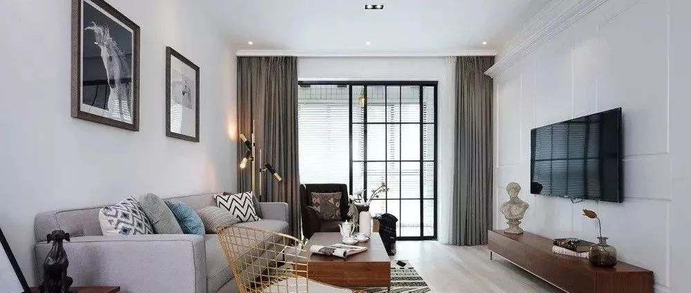 你要在客厅和阳台之间装门？赶紧先停下来！